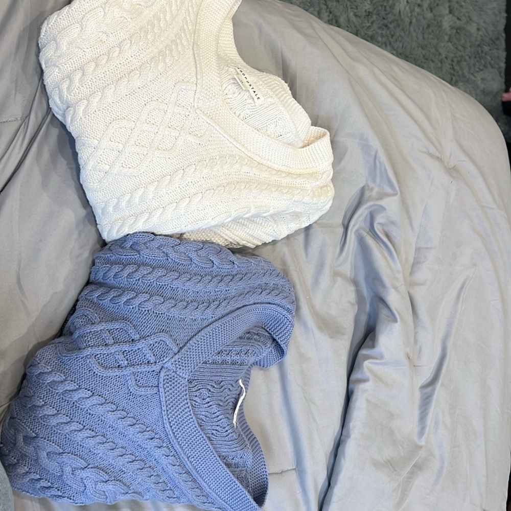 2 for 35 Aeropostale sweaters size xs